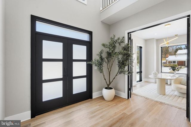 6913 BERKELEY ST, Falls Church, VA 22043