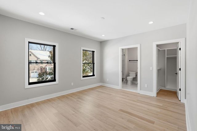 6913 BERKELEY ST, Falls Church, VA 22043