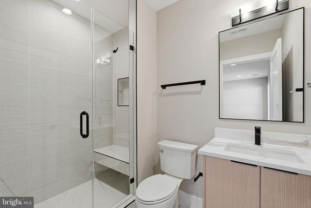 6913 BERKELEY ST, Falls Church, VA 22043