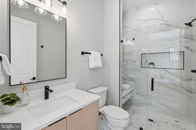 6913 BERKELEY ST, Falls Church, VA 22043