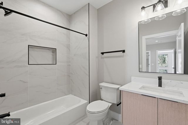 6913 BERKELEY ST, Falls Church, VA 22043
