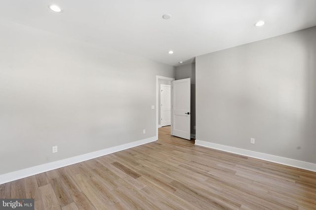 6913 BERKELEY ST, Falls Church, VA 22043