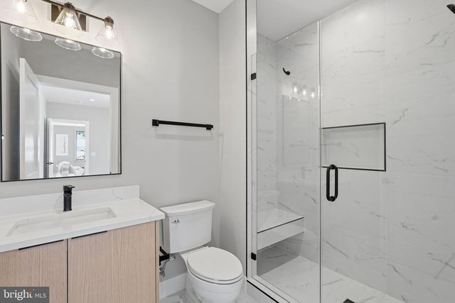 6913 BERKELEY ST, Falls Church, VA 22043