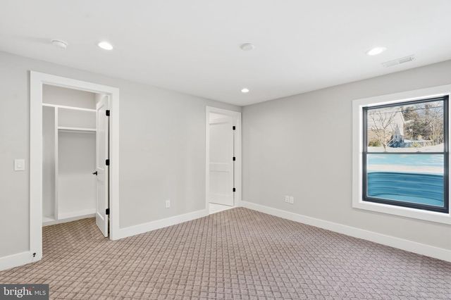 6913 BERKELEY ST, Falls Church, VA 22043