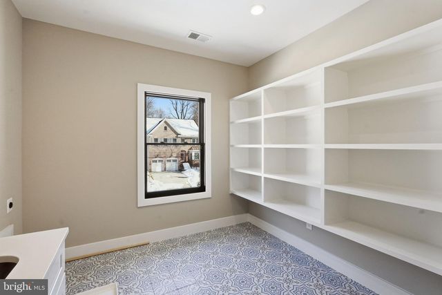 6913 BERKELEY ST, Falls Church, VA 22043
