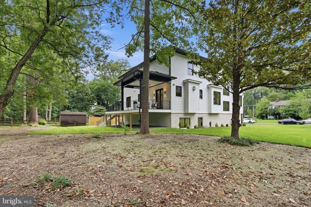 6913 BERKELEY ST, Falls Church, VA 22043