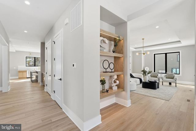 6913 BERKELEY ST, Falls Church, VA 22043