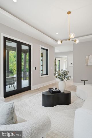 6913 BERKELEY ST, Falls Church, VA 22043