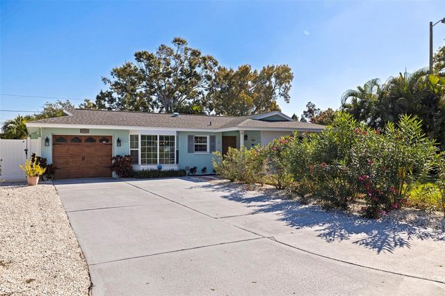 4781 97TH WAY N, St Petersburg, FL 33708