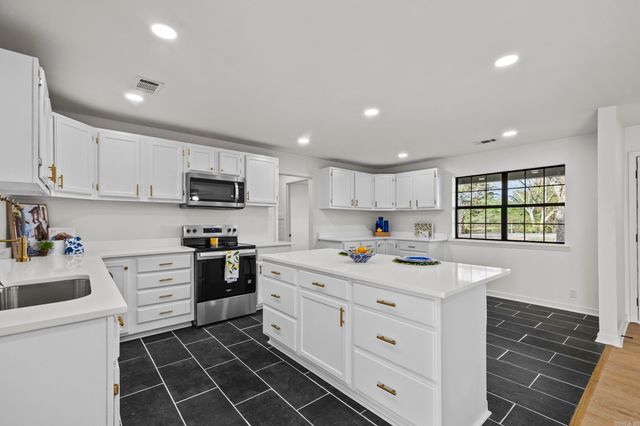 5 Kirby Drive, Greenbrier, AR 72058