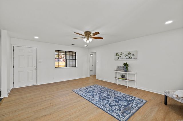 5 Kirby Drive, Greenbrier, AR 72058