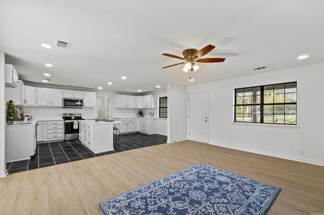 5 Kirby Drive, Greenbrier, AR 72058