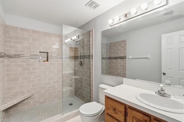 1214 Foursome LN, Virginia Beach, VA 23455