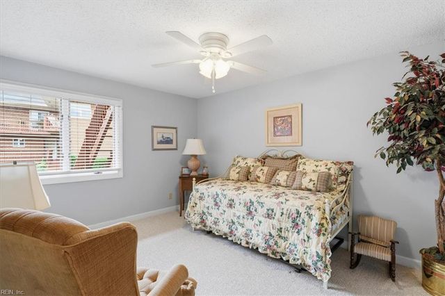 1214 Foursome LN, Virginia Beach, VA 23455