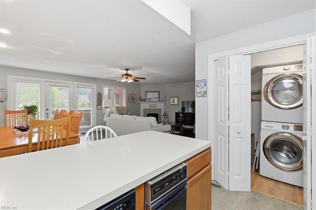 1214 Foursome LN, Virginia Beach, VA 23455