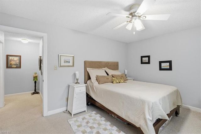 1214 Foursome LN, Virginia Beach, VA 23455