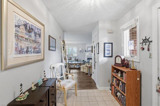 1214 Foursome LN, Virginia Beach, VA 23455
