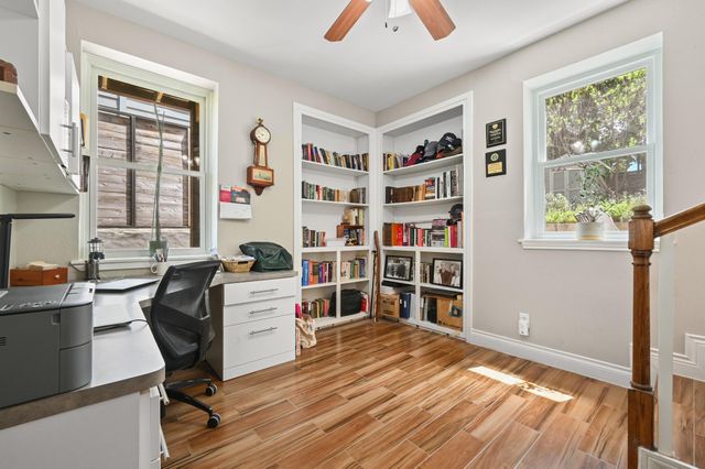 2111 W 12TH ST, Austin, TX 78703