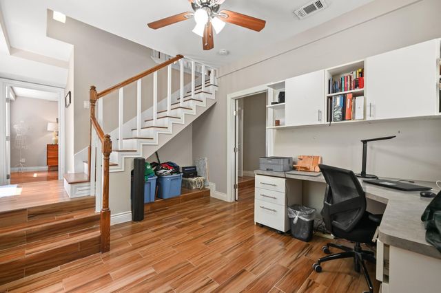 2111 W 12TH ST, Austin, TX 78703