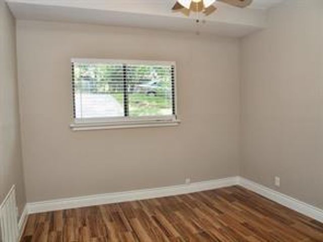 2111 W 12TH ST, Austin, TX 78703