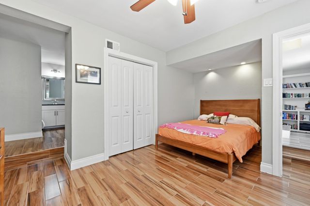2111 W 12TH ST, Austin, TX 78703
