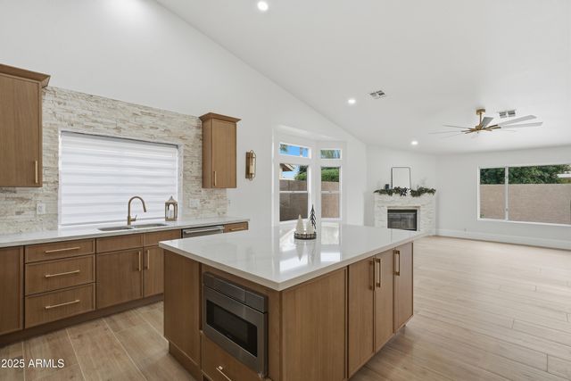 18637 N 85TH Lane, Peoria, AZ 85382