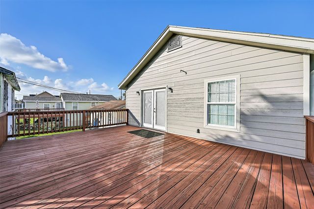 1029 62nd Street, Galveston, TX 77551