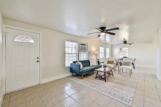 1029 62nd Street, Galveston, TX 77551