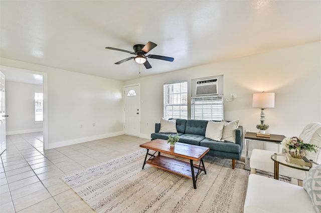 1029 62nd Street, Galveston, TX 77551