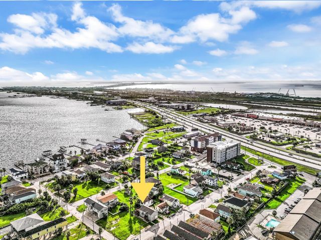 1029 62nd Street, Galveston, TX 77551