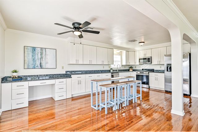 1029 62nd Street, Galveston, TX 77551