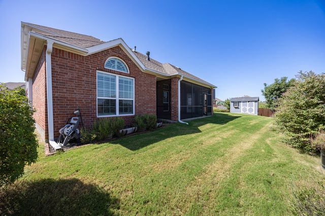 8520 Pinewood Drive, Fort Worth, TX 76123