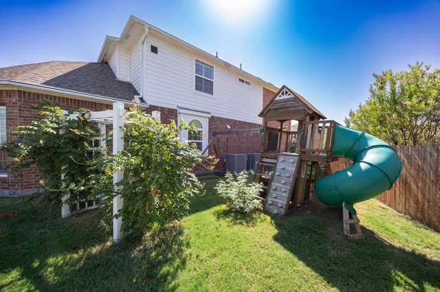 8520 Pinewood Drive, Fort Worth, TX 76123