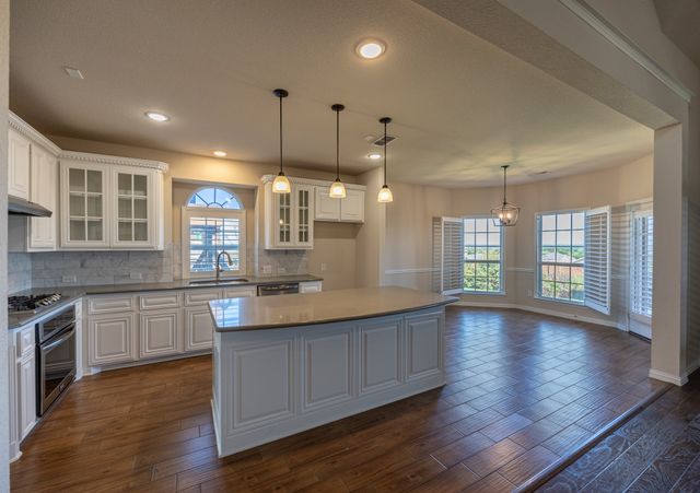 8520 Pinewood Drive, Fort Worth, TX 76123