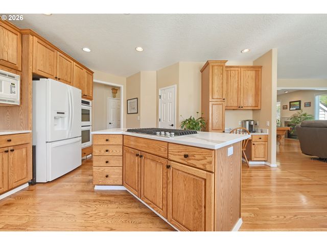 25540 CHERYL Dr, West Linn, OR 97068
