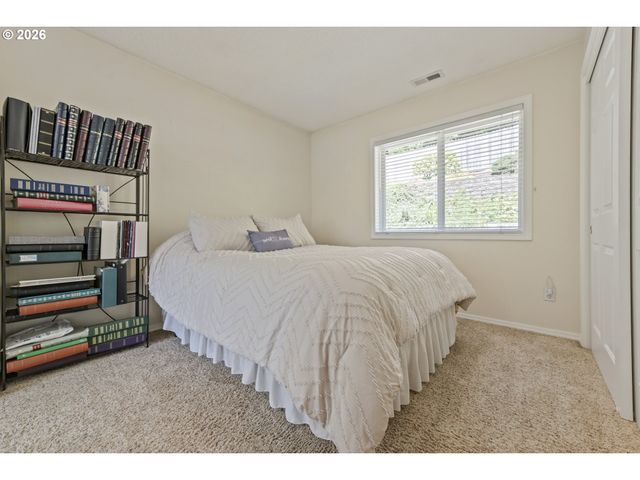 25540 CHERYL Dr, West Linn, OR 97068