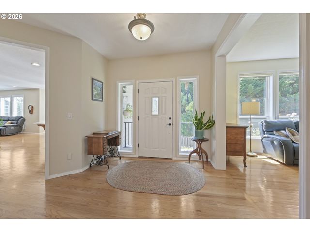 25540 CHERYL Dr, West Linn, OR 97068