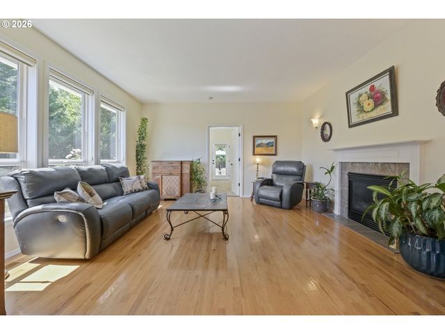 25540 CHERYL Dr, West Linn, OR 97068