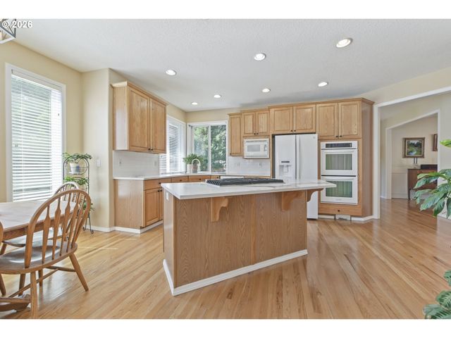 25540 CHERYL Dr, West Linn, OR 97068