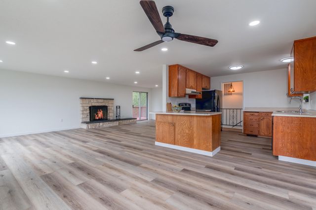 390 Morton Street, Ashland, OR 97520