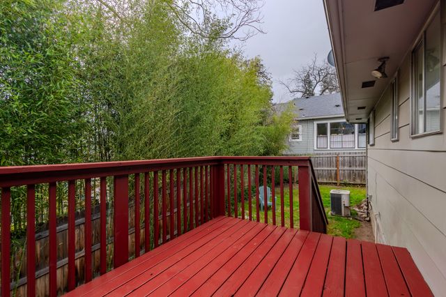 390 Morton Street, Ashland, OR 97520