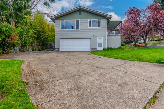 390 Morton Street, Ashland, OR 97520