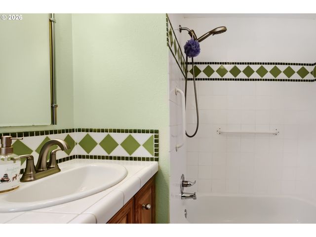 11564 Sw ROYAL VILLA Dr, Tigard, OR 97224