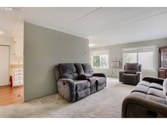 11564 Sw ROYAL VILLA Dr, Tigard, OR 97224