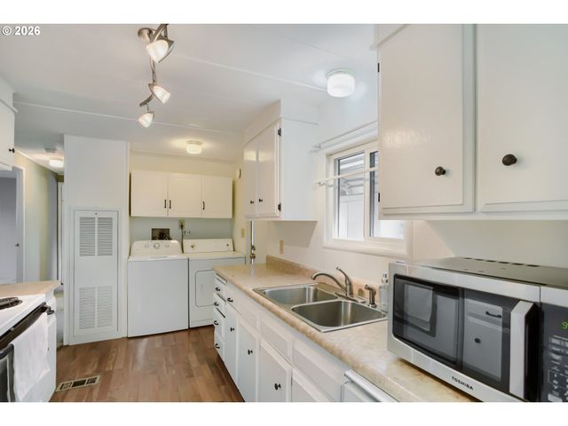 11564 Sw ROYAL VILLA Dr, Tigard, OR 97224