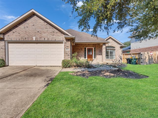 2306 Diamond Springs Drive, Pearland, TX 77584
