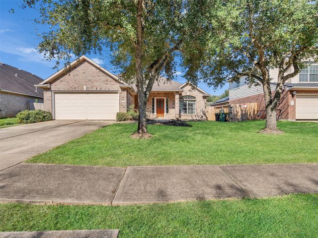 2306 Diamond Springs Drive, Pearland, TX 77584