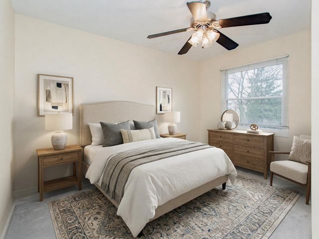 814 Dunhill Drive, Buffalo Grove, IL 60089