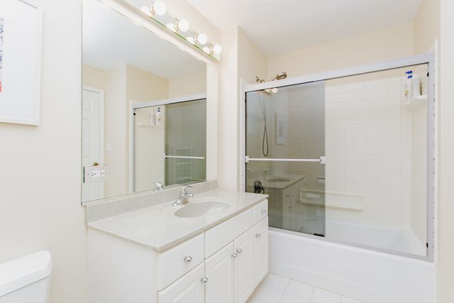 814 Dunhill Drive, Buffalo Grove, IL 60089