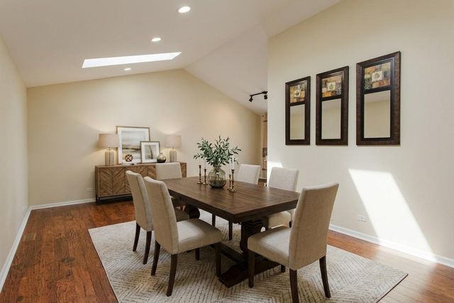 814 Dunhill Drive, Buffalo Grove, IL 60089